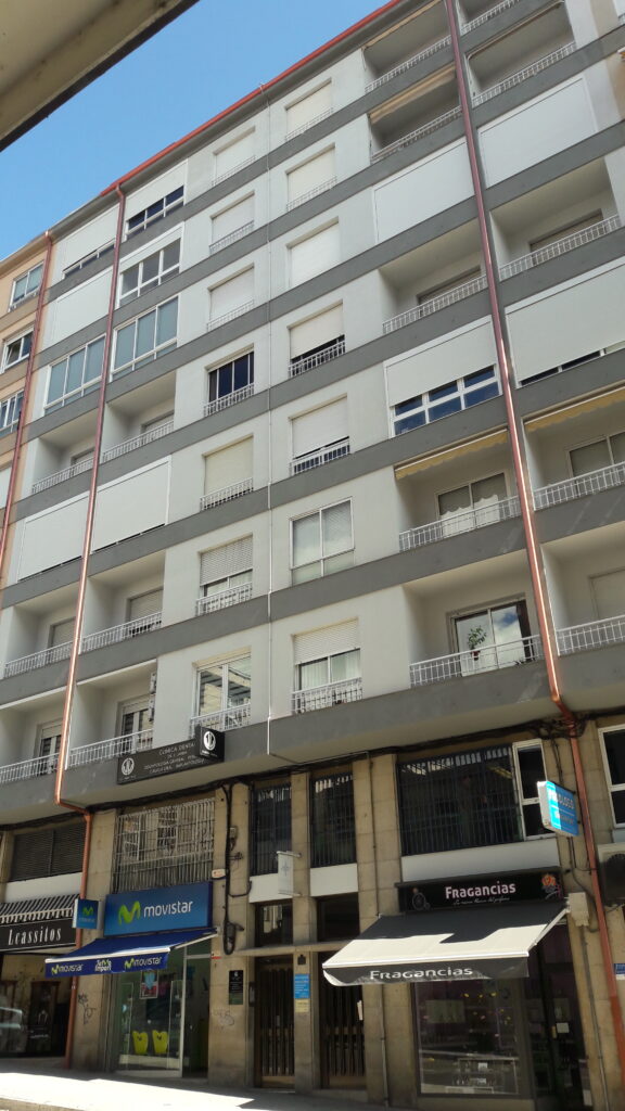 Fachada rehabilitada con protección hidrofugante
